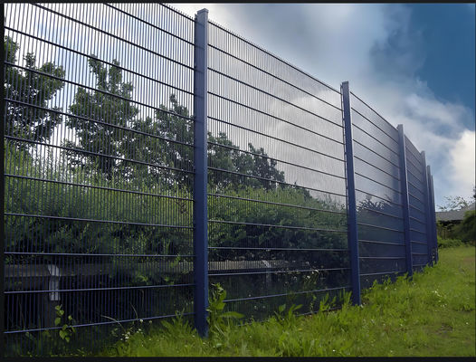 Contemporary Aluminum Safety Railing with High Durability and Silver Finish